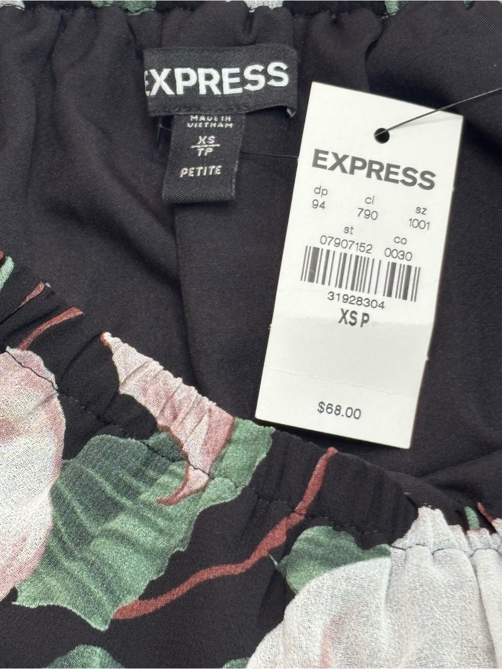 Express Strapless Green Floral Ruffle Mini - Picture 7 of 8